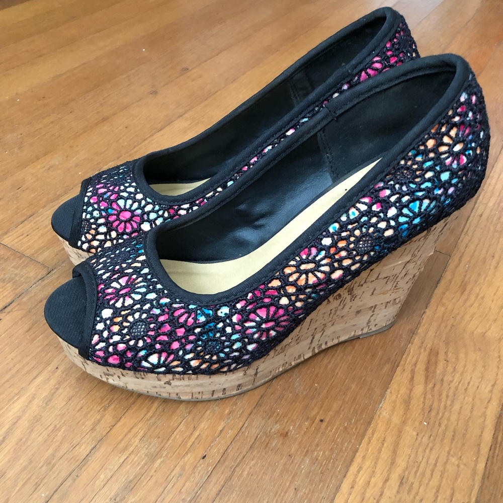 Size 8 wedges